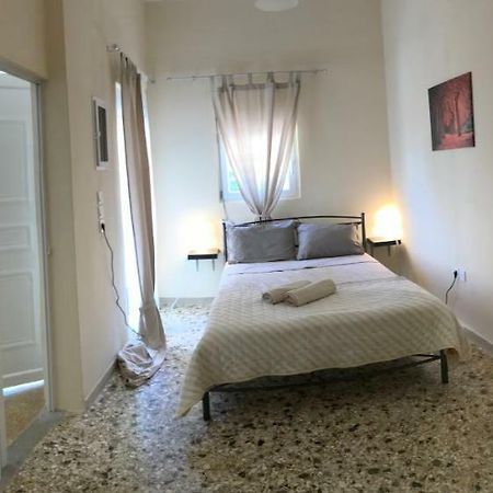 ארטמידה Sunshine'S House Near The Beach, 10 Min From The Airport מראה חיצוני תמונה