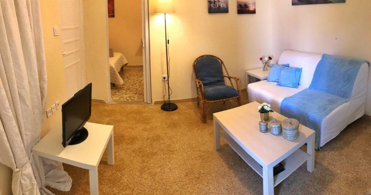 ארטמידה Sunshine'S House Near The Beach, 10 Min From The Airport מראה חיצוני תמונה
